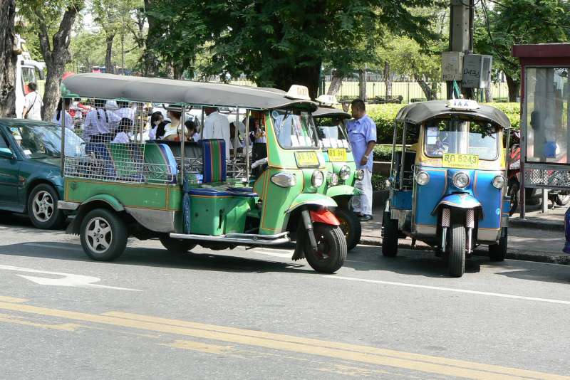 11 Tuc Tuc